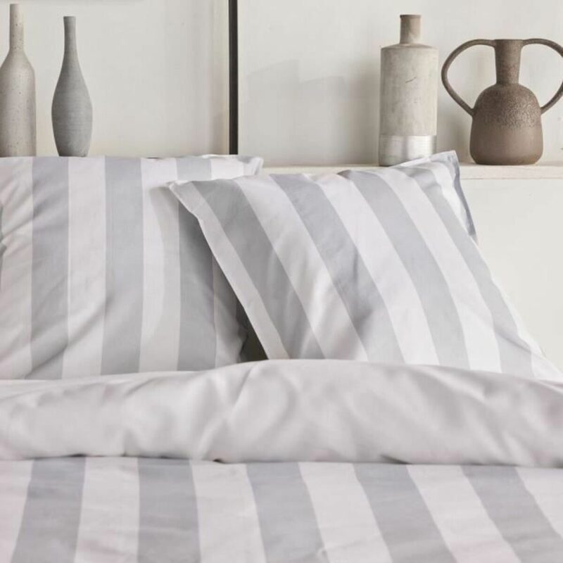 S71018072_2 S71018072_2